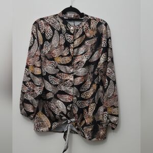 NEW - Feather Pattern Blouse - bebe PLUS
